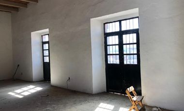 CASA en VENTA con dos locales en Centro Histórico, Querétaro