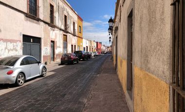 CASA en VENTA con dos locales en Centro Histórico, Querétaro