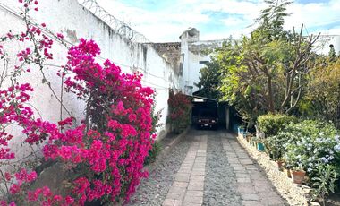 CASA en VENTA con dos locales en Centro Histórico, Querétaro