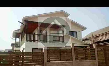 CASA EN PRIMERA LÍNEA  CON VISTA PRIVELIGIADA AL MAR EN MATANZAS