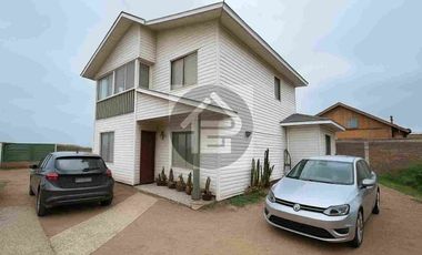 CASA EN PRIMERA LÍNEA  CON VISTA PRIVELIGIADA AL MAR EN MATANZAS