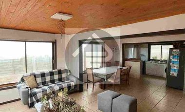 CASA EN PRIMERA LÍNEA  CON VISTA PRIVELIGIADA AL MAR EN MATANZAS