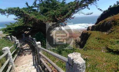CASA EN PRIMERA LÍNEA  CON VISTA PRIVELIGIADA AL MAR EN MATANZAS