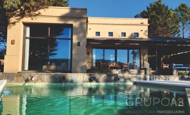 Se vende exclusiva propiedad en Potrero de Garay, costa Lago Los Molinos – 805