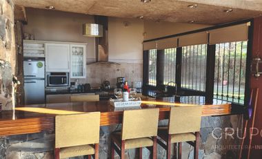 Se vende exclusiva propiedad en Potrero de Garay, costa Lago Los Molinos – 805