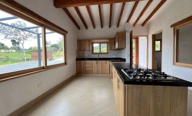 Casa en Arriendo en Alto de Palmas ,Poblado Medellin