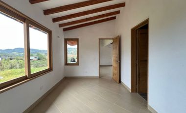 Casa en Arriendo en Alto de Palmas ,Poblado Medellin