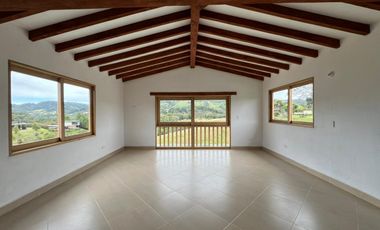 Casa en Arriendo en Alto de Palmas ,Poblado Medellin