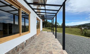 Casa en Arriendo en Alto de Palmas ,Poblado Medellin