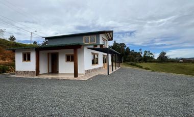 Casa en Arriendo en Alto de Palmas ,Poblado Medellin