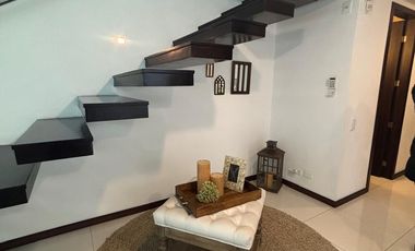 ¡Hermoso Departamento Dúplex Amoblado cerca de la Zona Financiera! 🏢✨