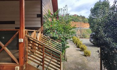 Leon Propiedades vende parcela con casa en Fundo Monterrey, Curacaví.