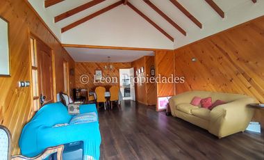 Leon Propiedades vende parcela con casa en Fundo Monterrey, Curacaví.