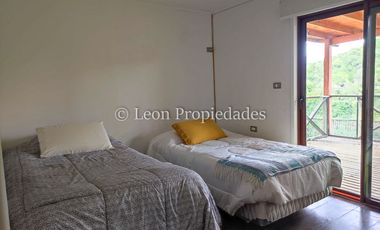 Leon Propiedades vende parcela con casa en Fundo Monterrey, Curacaví.