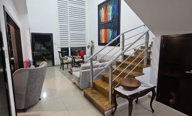 SE VENDE CASA DUPLEX EN VILLASANTOS, INDEPENDIENTE, CON AREA DE 216 MTS CONSTRUIDOS  Y AREA DEL LOTE 268 MTS... PARQUEADERO DOBLE