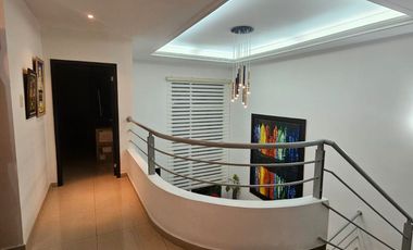 SE VENDE CASA DUPLEX EN VILLASANTOS, INDEPENDIENTE, CON AREA DE 216 MTS CONSTRUIDOS  Y AREA DEL LOTE 268 MTS... PARQUEADERO DOBLE