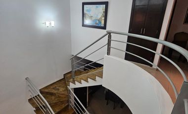 SE VENDE CASA DUPLEX EN VILLASANTOS, INDEPENDIENTE, CON AREA DE 216 MTS CONSTRUIDOS  Y AREA DEL LOTE 268 MTS... PARQUEADERO DOBLE