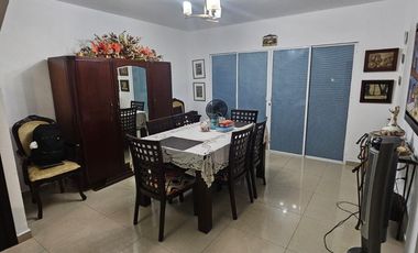 SE VENDE CASA DUPLEX EN VILLASANTOS, INDEPENDIENTE, CON AREA DE 216 MTS CONSTRUIDOS  Y AREA DEL LOTE 268 MTS... PARQUEADERO DOBLE