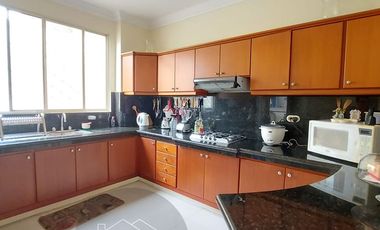 En Machala LInda Casa de Venta Independiente con 3 Dormitorios c/u con baño, ubicación estratégica muy cerca al Centro