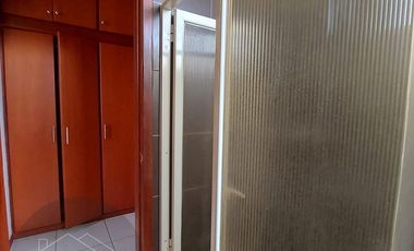 En Machala LInda Casa de Venta Independiente con 3 Dormitorios c/u con baño, ubicación estratégica muy cerca al Centro