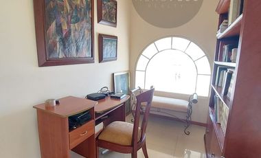 En Machala LInda Casa de Venta Independiente con 3 Dormitorios c/u con baño, ubicación estratégica muy cerca al Centro