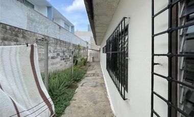 VENDO CASA AMPLIA EN BARRIO LA CAMPIÑA, CON AREA DE 525 mts, PARQUEADERO CUBIERTO