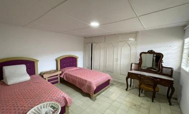 VENDO CASA AMPLIA EN BARRIO LA CAMPIÑA, CON AREA DE 525 mts, PARQUEADERO CUBIERTO