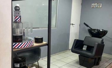 Local comercial acondicionado (18) en corporativo A+ sobre Paseo de la República