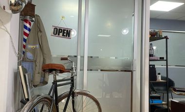 Local comercial acondicionado (18) en corporativo A+ sobre Paseo de la República