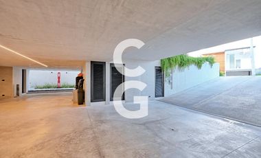 Casa en Venta en Cancun en Laguna II Puerto Cancún con Muelle y Alberca