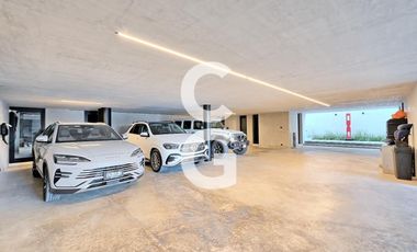 Casa en Venta en Cancun en Laguna II Puerto Cancún con Muelle y Alberca