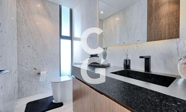Casa en Venta en Cancun en Laguna II Puerto Cancún con Muelle y Alberca