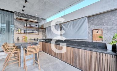 Casa en Venta en Cancun en Laguna II Puerto Cancún con Muelle y Alberca