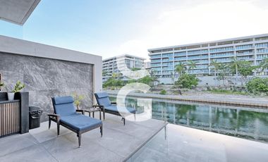 Casa en Venta en Cancun en Laguna II Puerto Cancún con Muelle y Alberca