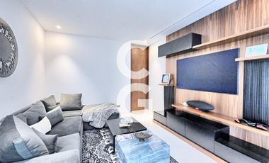Casa en Venta en Cancun en Laguna II Puerto Cancún con Muelle y Alberca