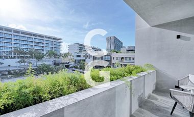 Casa en Venta en Cancun en Laguna II Puerto Cancún con Muelle y Alberca