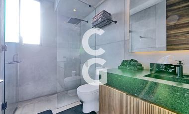 Casa en Venta en Cancun en Laguna II Puerto Cancún con Muelle y Alberca