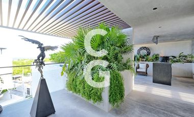 Casa en Venta en Cancun en Laguna II Puerto Cancún con Muelle y Alberca