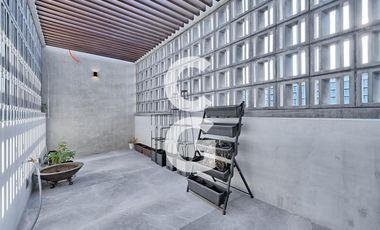 Casa en Venta en Cancun en Laguna II Puerto Cancún con Muelle y Alberca