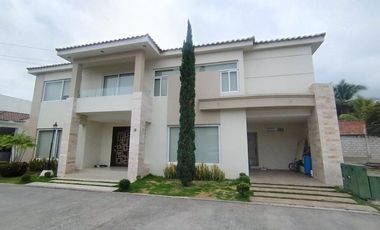 casa en urbanizacion de venta zona norte portoviejo