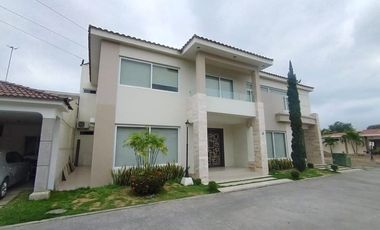 casa en urbanizacion de venta zona norte portoviejo