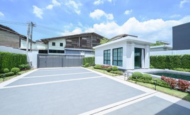 Else Bearing 32: 160sqwah 364sqm. 4bed 5bath Sell 45,000,000 Rent 350,000 Am: 065619----