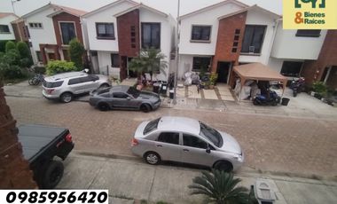 Alq. Casa Napoli    (4 dormitorios)