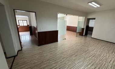 CASA EN RENTA PARA OFICINAS EN LA DEL VALLE
