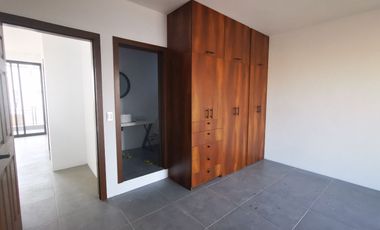 CASA EN RENTA EN SENDEROS DE MONTE VERDE COTO CON ALBERCA Y ROOF GARDEN