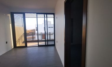 CASA EN RENTA EN SENDEROS DE MONTE VERDE COTO CON ALBERCA Y ROOF GARDEN