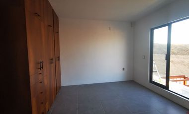 CASA EN RENTA EN SENDEROS DE MONTE VERDE COTO CON ALBERCA Y ROOF GARDEN