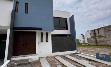 Casa en venta en Valle Imperial en Zapopan