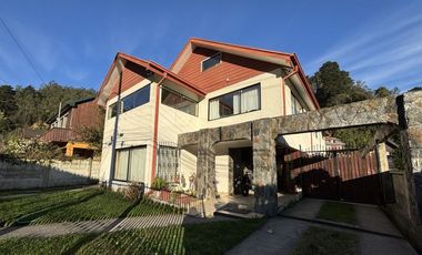 AMPLIA Y ESPECTACULAR CASA EN AV MAHUZIER PEDRO DE VALDIVIA