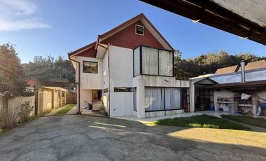 AMPLIA Y ESPECTACULAR CASA EN AV MAHUZIER PEDRO DE VALDIVIA